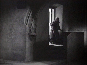 『狂恋：魔人ゴーゴル博士』 1935、約58分：裏口附近