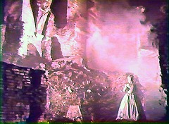 『血とバラ』 1960　約20分：爆発する廃墟