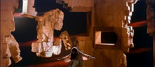 『ラビリンス －魔王の迷宮－』 1986　約1時間30分：階段の残骸が浮遊する空間