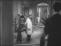 『虹男』 1949　約17分：玄関ホール