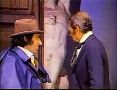 『フランケンシュタイン・娘の復讐』(1971、USA版) 約12分：城の玄関、すぐ奥にミケランジェロ《瀕死の奴隷》模刻