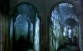 『ヘルレイザー２』 1988　約55分：異界の通路