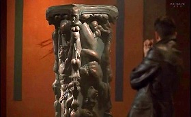 『ヘルレイザー３』 1992　約3分：ピラミッド・ギャラリーに展示されていた彫刻