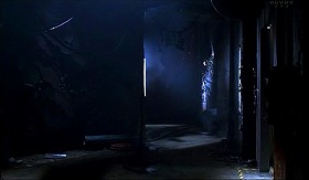 『ヘルレイザー４』 1992　約2分：宇宙基地ミノスの廊下