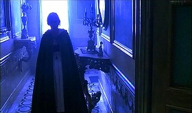 『ヘルレイザー４』 1992　約23分：リール公爵の屋敷の廊下