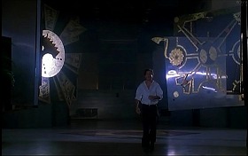 『ヘルレイザー４』 1992　約53分：1996年、ビル、《ルマルシャンの箱》風装飾のあるホール