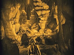 『ニーベルンゲン　第一部　ジークフリート』 1924　約30分：アルベリヒの洞窟入口