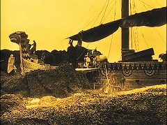 『ニーベルンゲン　第一部　ジークフリート』 1924　約51分：ブルンヒルトの城へ向かう竜頭の船