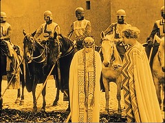 『ニーベルンゲン　第一部　ジークフリート』 1924　約1時間13分：ブルンヒルトの城から戻り、再会するクリームヒルトとジークフリート