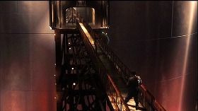 『スカイキャプテン　ワールド・オブ・トゥモロー』 2004　約1時間28分：ロケット発射口のシャフト